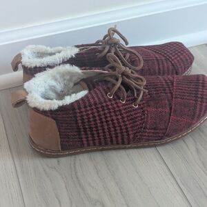 Cozy Red Plaid Womens Toms